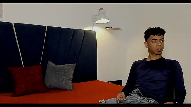 Snapshot of alexx_cum18 chatting on 06-13-26, 02:26 alexx cum18 online show from 06-13-26, 02:26