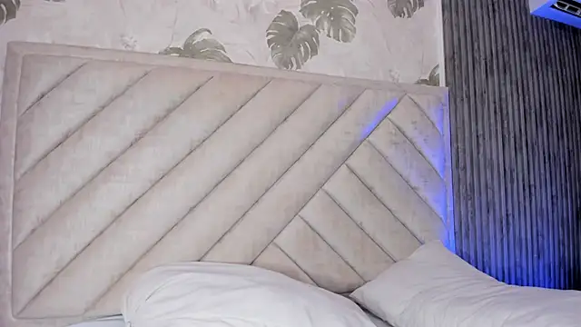 SarahRizof online show from 03-07-26, 05:37