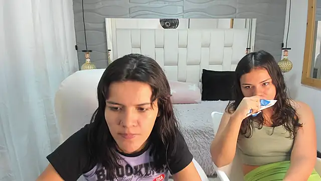 Snapshot of Veyra_sereny chatting on 03-01-26, 08:44 Veyra sereny online show from 03-01-26, 08:44