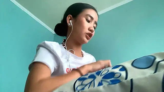 RessieAshcroft online show from 02-21-26, 06:25