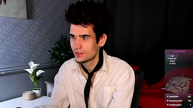 Snapshot of trevor_dreams chatting on 02-12-26, 12:55 trevor dreams online show from 02-12-26, 12:55