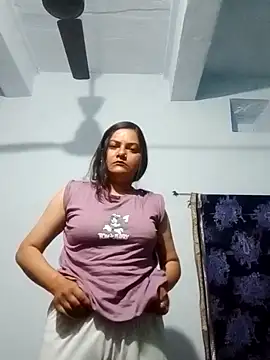 Snapshot of Anushka_Singh0 chatting on 03-05-26, 01:01 Anushka Singh0 online show from 03-05-26, 01:01