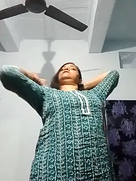 Snapshot of Anushka_Singh0 chatting on 03-11-26, 01:17 Anushka Singh0 online show from 03-11-26, 01:17