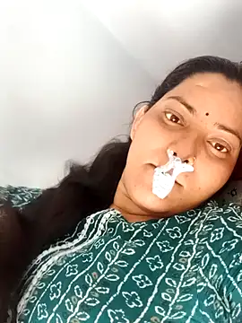 Snapshot of Anushka_Singh0 chatting on 03-17-26, 08:17 Anushka Singh0 online show from 03-17-26, 08:17