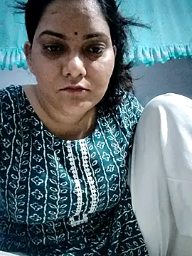 Snapshot of Anushka_Singh0 chatting on 03-25-26, 06:36 Anushka Singh0 online show from 03-25-26, 06:36