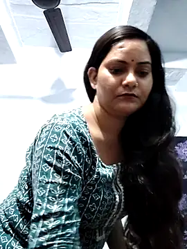 Snapshot of Anushka_Singh0 chatting on 04-05-26, 04:48 Anushka Singh0 online show from 04-05-26, 04:48