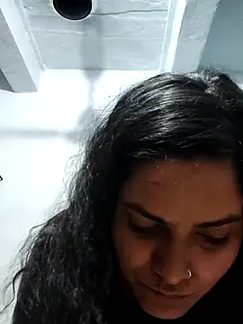 Snapshot of Anushka_Singh0 chatting on 04-13-26, 07:36 Anushka Singh0 online show from 04-13-26, 07:36