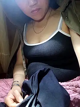 Snapshot of nelina_12345 chatting on 02-17-26, 01:18 nelina 12345 online show from 02-17-26, 01:18