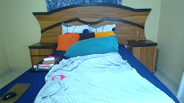 Snapshot of Queenxxxjesy chatting on 03-19-26, 01:20 Queenxxxjesy online show from 03-19-26, 01:20