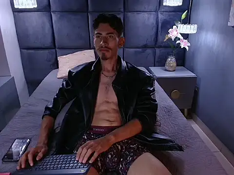 skinny jean  online show from 05-28-26, 02:03