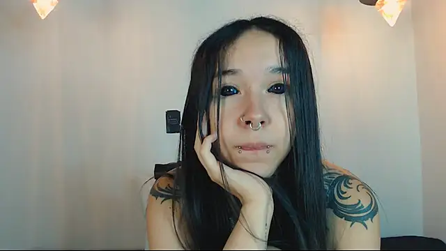 Snapshot of alien_eyes09 chatting on 02-20-26, 06:26 alien eyes09 online show from 02-20-26, 06:26