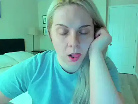 Snapshot of i_love_iva chatting on 02-17-26, 10:38 i love iva online show from 02-17-26, 10:38