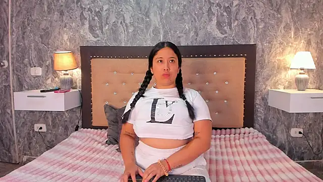 Snapshot of Daphne_sweett chatting on 03-01-26, 12:40 Daphne sweett online show from 03-01-26, 12:40