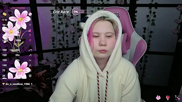 Snapshot of kitsune_little chatting on 04-07-26, 11:37 kitsune little online show from 04-07-26, 11:37