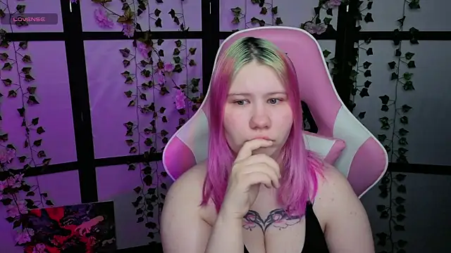 Snapshot of kitsune_little chatting on 04-10-26, 09:30 kitsune little online show from 04-10-26, 09:30