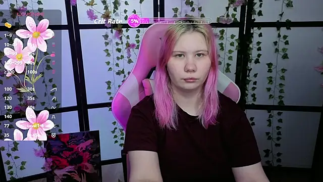 Snapshot of kitsune_little chatting on 04-13-26, 07:47 kitsune little online show from 04-13-26, 07:47