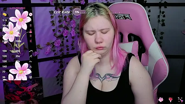 Snapshot of kitsune_little chatting on 04-13-26, 08:58 kitsune little online show from 04-13-26, 08:58