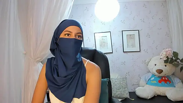 Snapshot of Aitana_zaid chatting on 02-27-26, 07:47 Aitana zaid online show from 02-27-26, 07:47