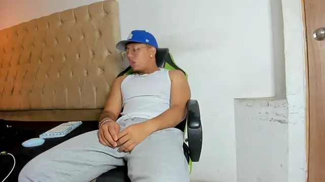 Snapshot of MaxSeduce23 chatting on 02-24-26, 01:20 MaxSeduce23 online show from 02-24-26, 01:20