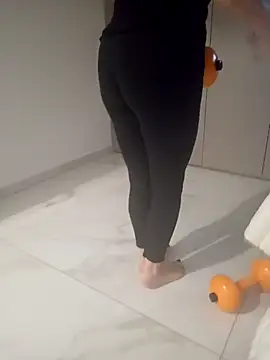 Snapshot of Coppiabollente1 chatting on 02-25-26, 05:22 Coppiabollente1 online show from 02-25-26, 05:22