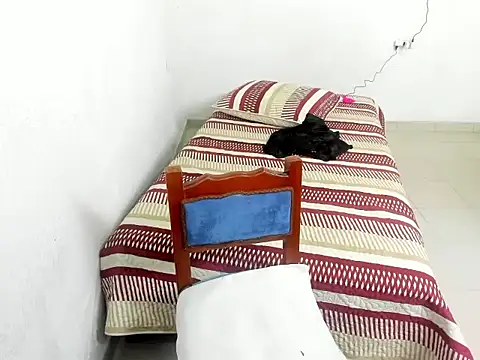 Snapshot of SWEETMILF_HOT chatting on 02-23-26, 06:16 SWEETMILF HOT online show from 02-23-26, 06:16