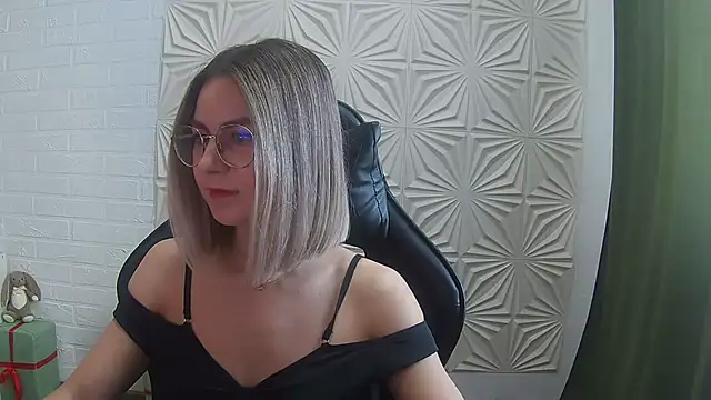 Snapshot of IceMayes chatting on 02-21-26, 06:36 IceMayes online show from 02-21-26, 06:36