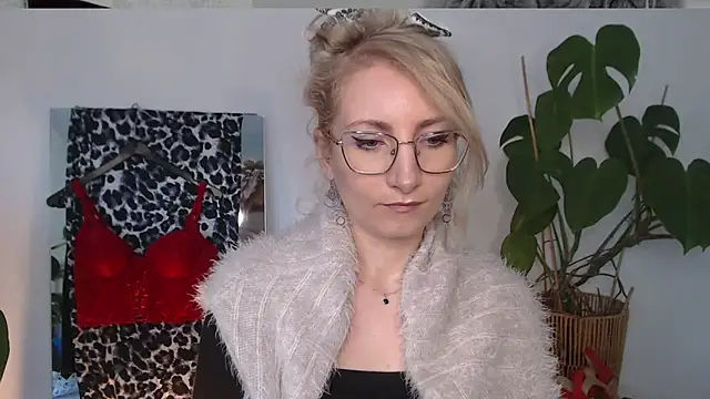 CinderellaMoon online show from 04-09-26, 06:19