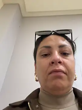 Snapshot of leona-david chatting on 05-19-26, 12:22 leona-david online show from 05-19-26, 12:22