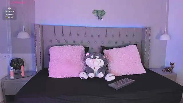 angelina honey  online show from 04-05-26, 03:47