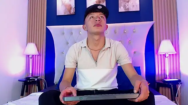 Dark Nico online show from 02-16-26, 03:57