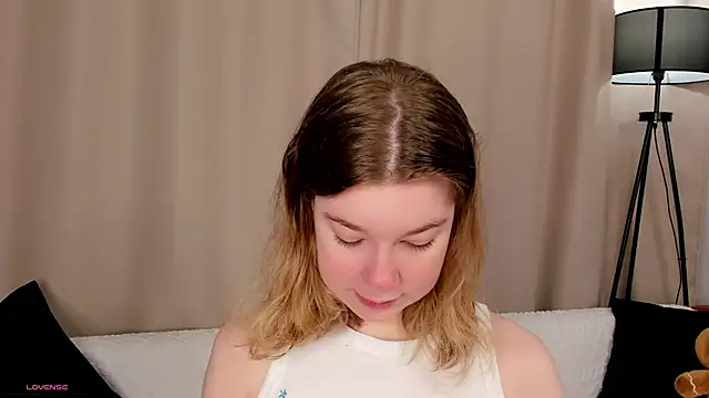 Snapshot of MaraaSwan chatting on 02-20-26, 12:07 MaraaSwan online show from 02-20-26, 12:07