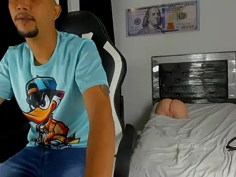 Snapshot of badboy_master chatting on 02-12-26, 11:44 badboy master online show from 02-12-26, 11:44