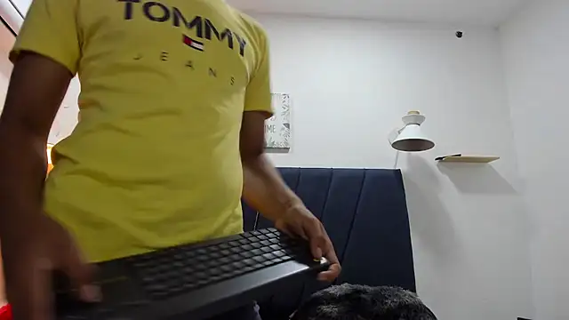 Snapshot of kleiver_cum18 chatting on 02-28-26, 01:45 kleiver cum18 online show from 02-28-26, 01:45