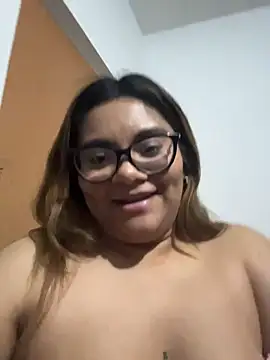 Snapshot of ludmila_x chatting on 02-19-26, 05:58 ludmila x online show from 02-19-26, 05:58