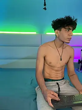 Snapshot of abrilandjulian chatting on 02-26-26, 12:04 abrilandjulian online show from 02-26-26, 12:04