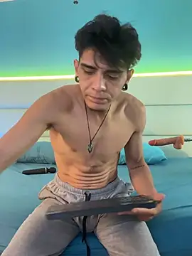 abrilandjulian online show from 03-10-26, 11:48