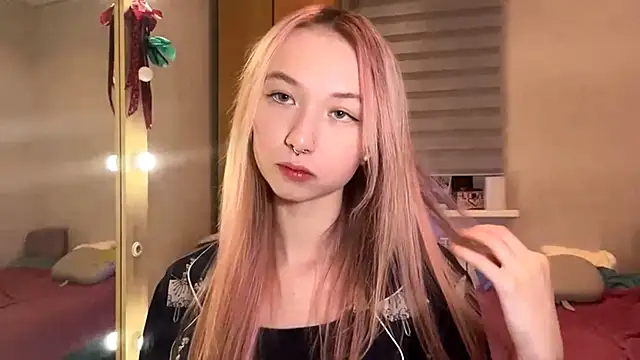 Snapshot of PinkTraible chatting on 02-14-26, 01:08 PinkTraible online show from 02-14-26, 01:08