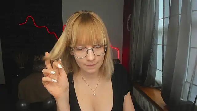 Snapshot of CandicaHoney chatting on 02-25-26, 12:37 CandicaHoney online show from 02-25-26, 12:37