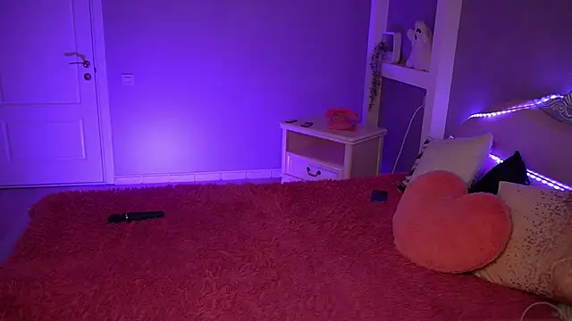 AlisMil online show from 04-13-26, 07:58