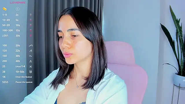 Snapshot of sara_ospina22 chatting on 04-14-26, 12:44 sara ospina22 online show from 04-14-26, 12:44
