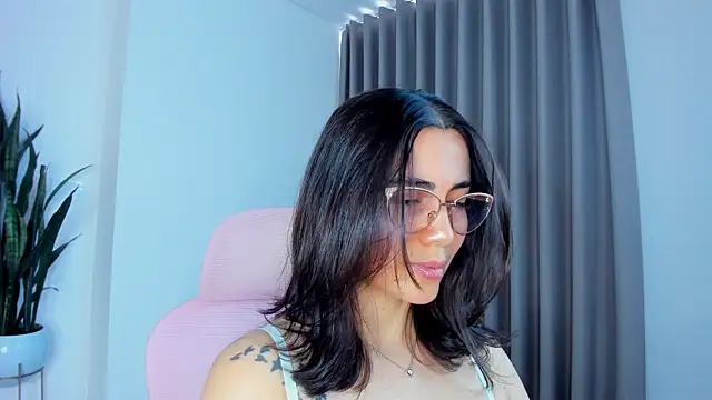 Snapshot of sara_ospina22 chatting on 04-30-26, 08:37 sara ospina22 online show from 04-30-26, 08:37