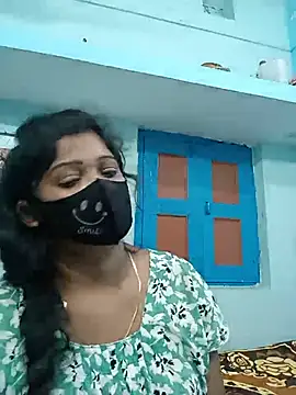 Snapshot of Beautiful_ely chatting on 07-17-26, 11:20 Beautiful ely online show from 07-17-26, 11:20