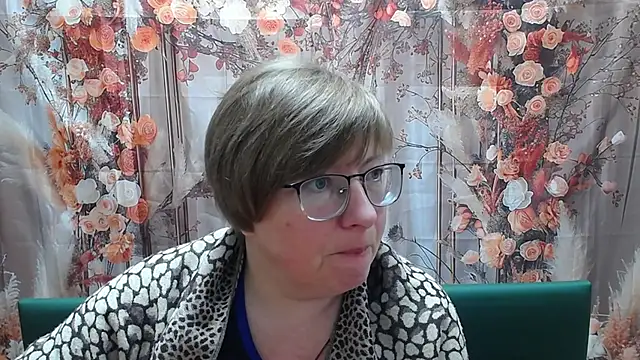 Snapshot of RadaChudna chatting on 04-22-26, 04:59 RadaChudna online show from 04-22-26, 04:59