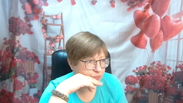 Snapshot of RadaChudna chatting on 05-21-26, 05:03 RadaChudna online show from 05-21-26, 05:03