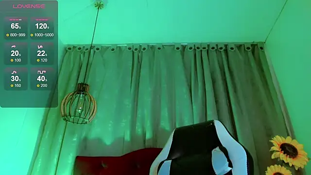 Snapshot of Cayetana_Black_ chatting on 02-17-26, 06:58 Cayetana Black online show from 02-17-26, 06:58