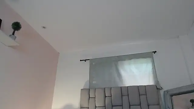 Snapshot of lily_rose1 chatting on 06-01-26, 07:37 lily rose1 online show from 06-01-26, 07:37