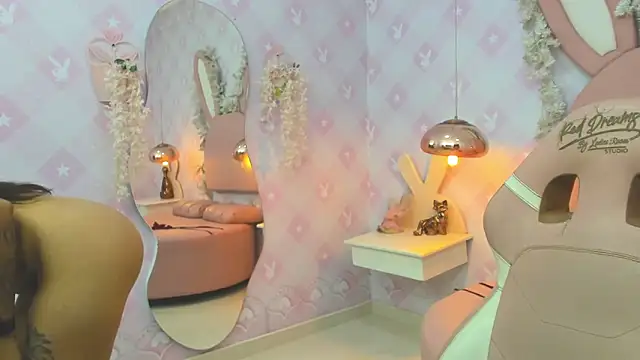 Snapshot of Isabellaa_Rosee chatting on 04-19-26, 08:00 Isabellaa Rosee online show from 04-19-26, 08:00