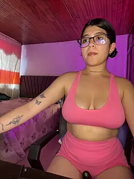 Snapshot of violet19x chatting on 02-23-26, 08:17 violet19x online show from 02-23-26, 08:17