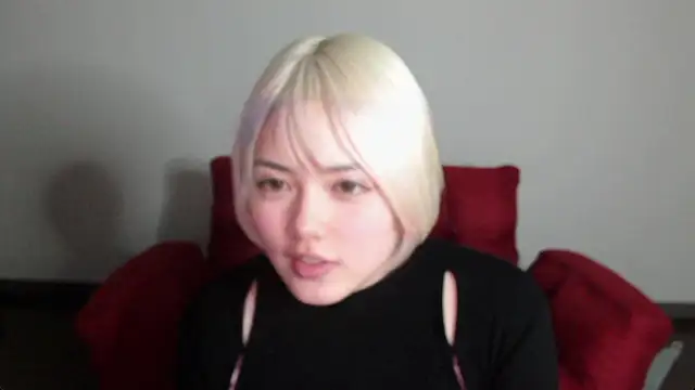 Snapshot of uru_luv000 chatting on 02-19-26, 08:21 uru luv000 online show from 02-19-26, 08:21