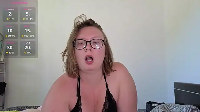 Snapshot of LittleMistys chatting on 05-22-26, 10:54 LittleMistys online show from 05-22-26, 10:54